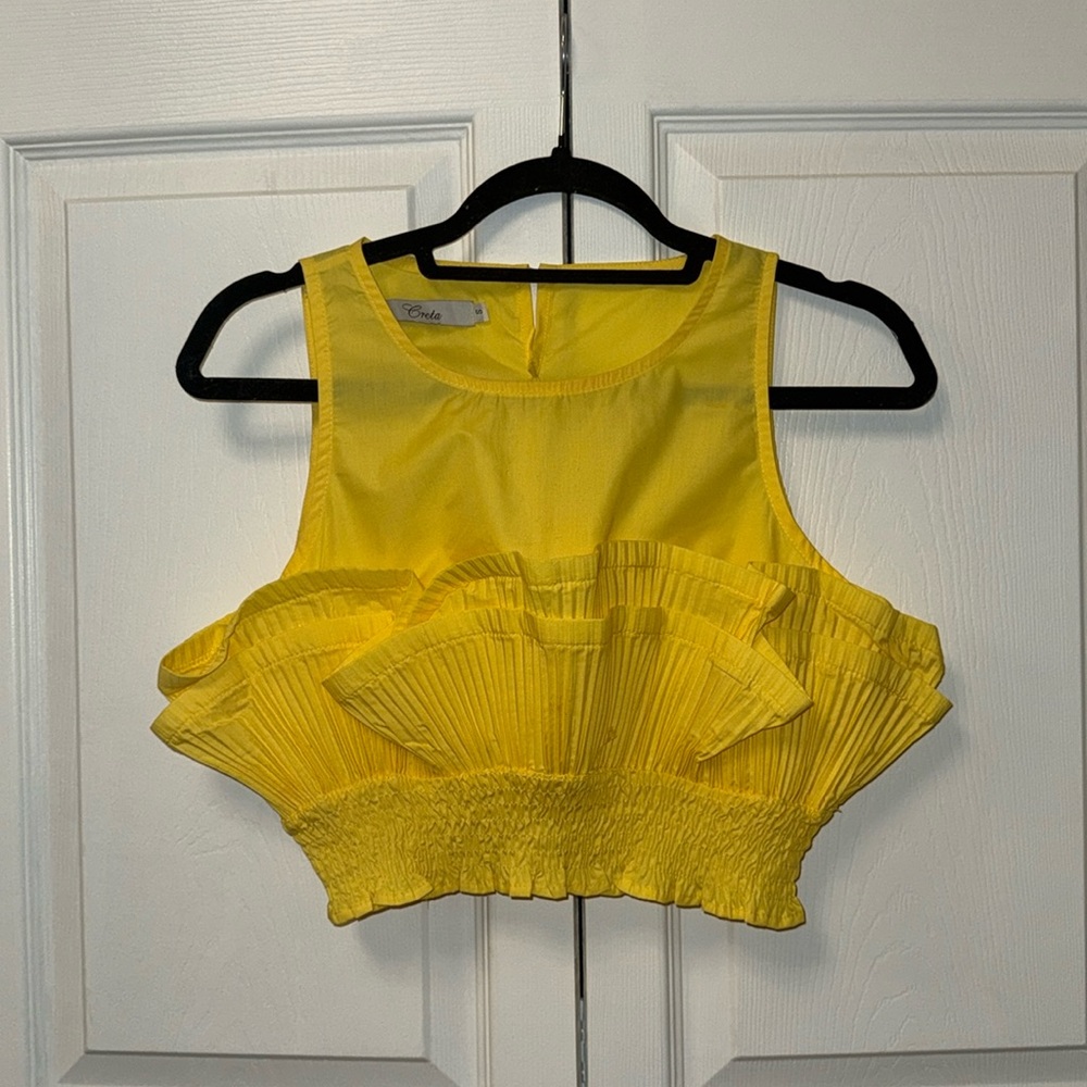 Yellow crop top ✨